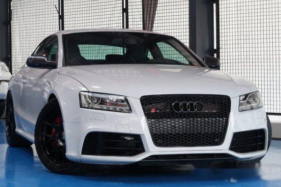 Sell White 2013 Audi Rs 5 at 42688 km