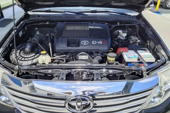 Black 2014 Toyota Fortuner Automatic Diesel for sale 