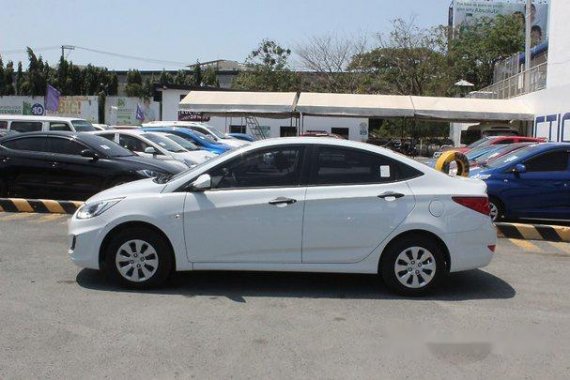 White Hyundai Accent 2018 at 3798 km for sale