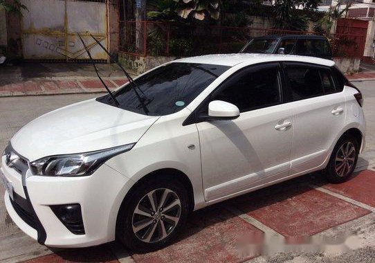 White Toyota Yaris 2016 at 51000 km for sale