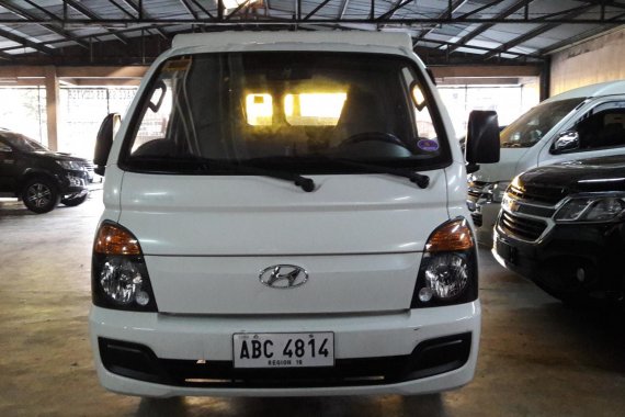 Sell White 2015 Hyundai H-100 Manual Diesel in Makati 