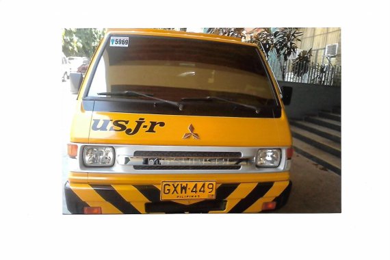 Selling 2nd Hand Mitsubishi L300 2012 Manual in Cebu City 