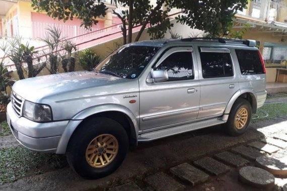 Selling Used Ford Everest 2006 at 140000 km 