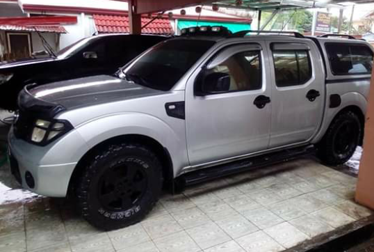 Selling Silver Nissan Navara 2008 Truck in Manila 