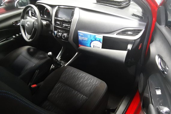 Red Toyota Yaris 2018 Manual at 9600 km for sale