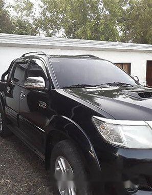 Sell Black 2015 Toyota Hilux at 75000 km 