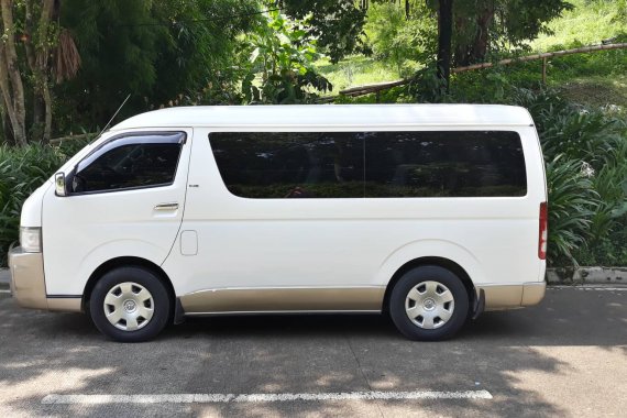 Selling Used Toyota Hiace 2010 Manual in Metro Manila 