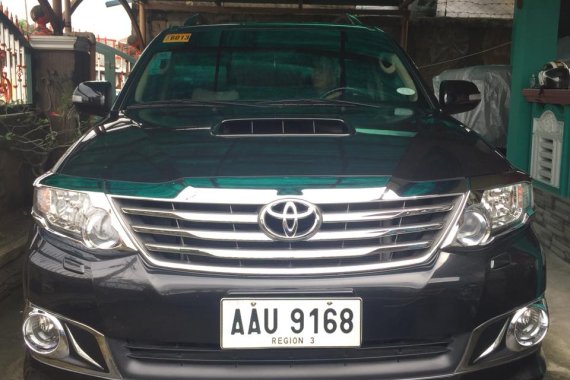 Selling Black Toyota Fortuner 2014 at 34000 km 