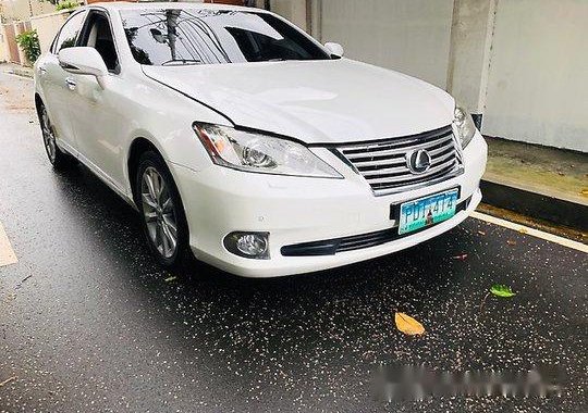 Sell White 2010 Lexus Es 350 at 69200 km 