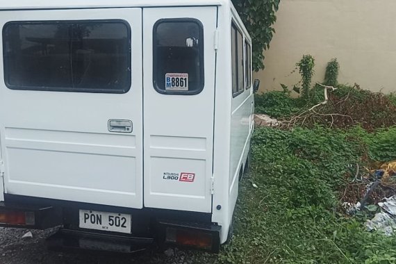 White 2010 Mitsubishi L300 Manual Diesel for sale 