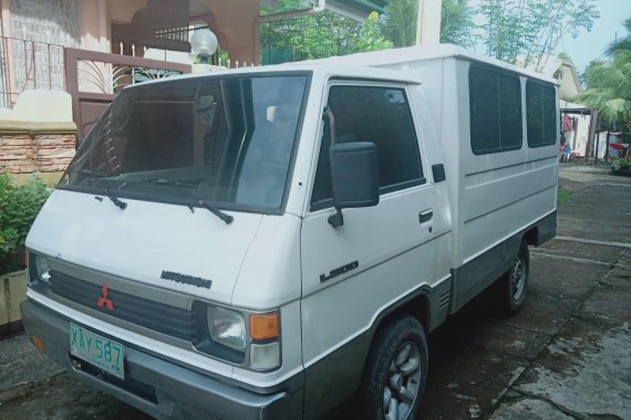 White Mitsubishi L300 2001 Van Manual Diesel for sale