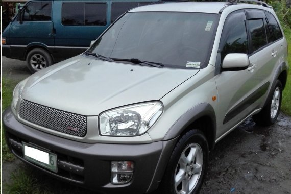 Selling Used Toyota Rav4 2003 at 160000 km 