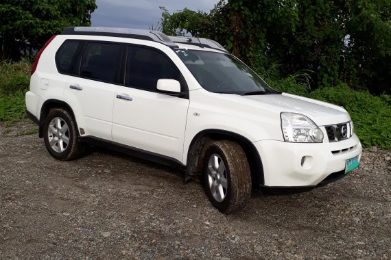 White 2011 Nissan X-Trail at 81000 km for sale 