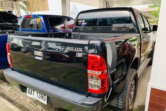 Sell Black 2014 Toyota Hilux Manual Diesel at 50000 km 