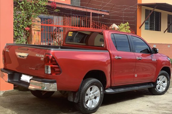 Selling Red Toyota Hilux 2017 at 19000 km in Bacolod 