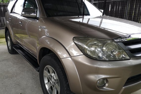 Selling Used Toyota Fortuner 2005 Automatic Gasoline 
