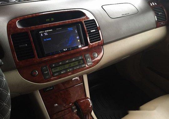 Selling Silver Toyota Camry 2004 at 81000 km 