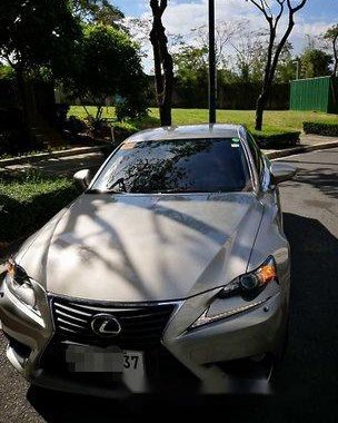 Selling Lexus Is 350 2015 at 20000 km 