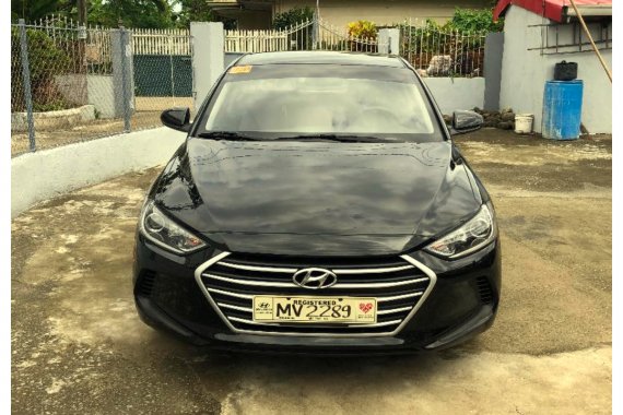 Selling Black Hyundai Elantra 2018 at 3600 km in Silang 