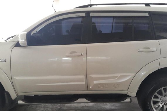 White Mitsubishi Montero Sport 2012 at 90000 km for sale 