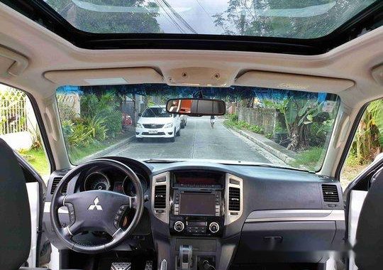 Sell White 2015 Mitsubishi Pajero at 19000 km 