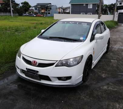 White Honda Civic 2009 at 69912 km for sale 