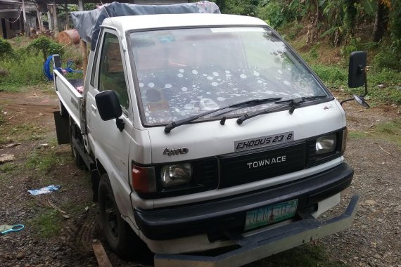 Selling 2nd Hand Toyota Lite Ace 2009 Truck in Maramag 