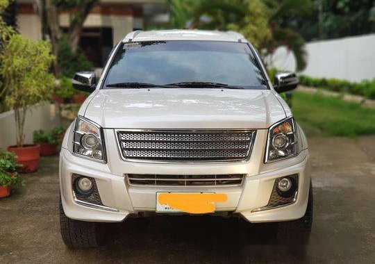 White Isuzu Alterra 2014 for sale in Dipolog 