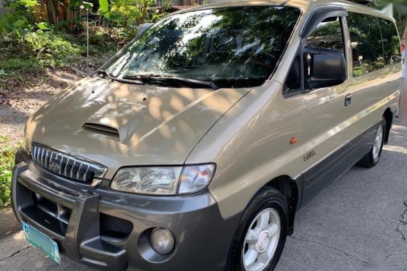 Selling Hyundai Starex 2004 Van in Quezon City