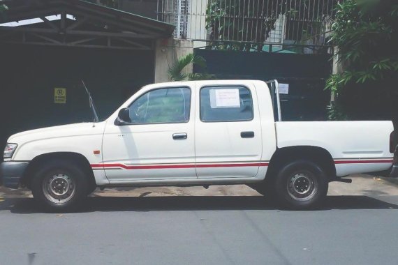 2004 Toyota Hilux for sale in Quezon City 