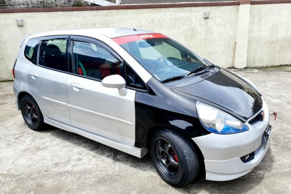 Silver 2004 Honda Jazz at 60000 km for sale 