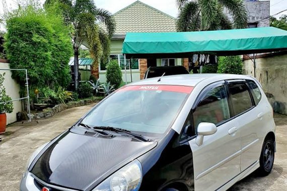 Silver 2004 Honda Jazz at 60000 km for sale 