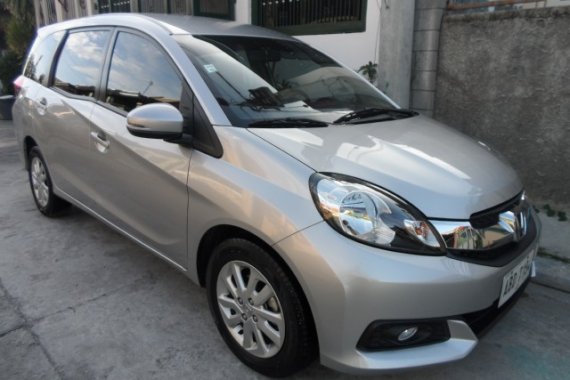 Selling 2nd Hand Honda Mobilio 2015 at 33000 km 