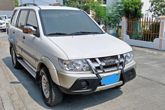 Selling 2nd Hand Isuzu Crosswind 2010 in Bulacan 