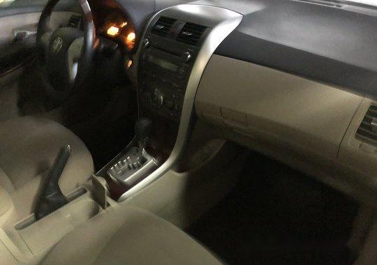 White Toyota Corolla Altis 2013 for sale in Quezon City 