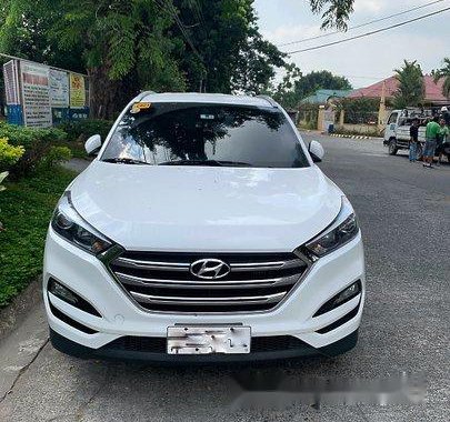 White Hyundai Tucson 2018 at 20000 km for sale 