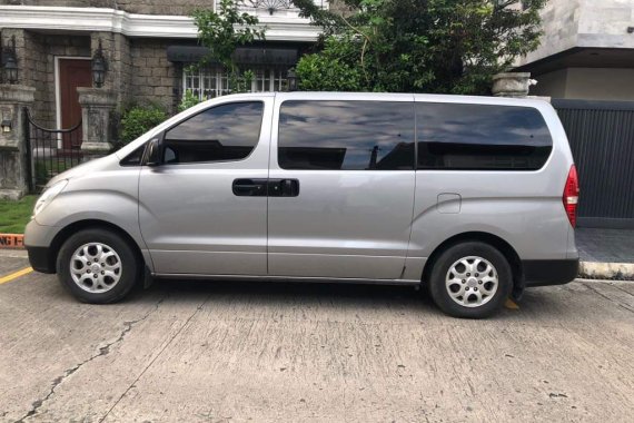 Selling Grey Hyundai Starex 2012 Van Manual Diesel 