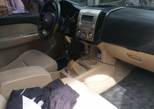 Selling Black Ford Everest 2008 Manual Diesel in Manila 