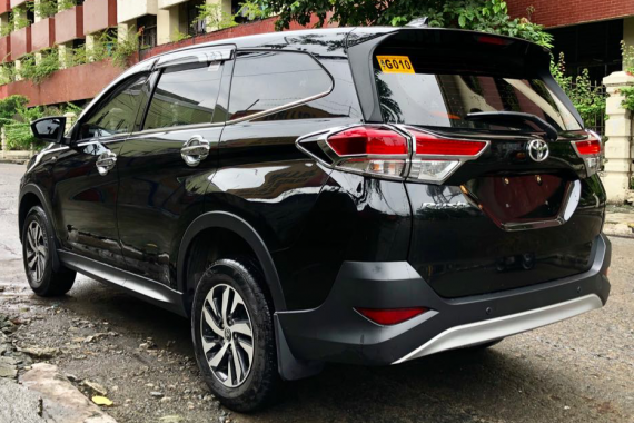 Black Toyota Rush 2018 at 18000 km for sale 
