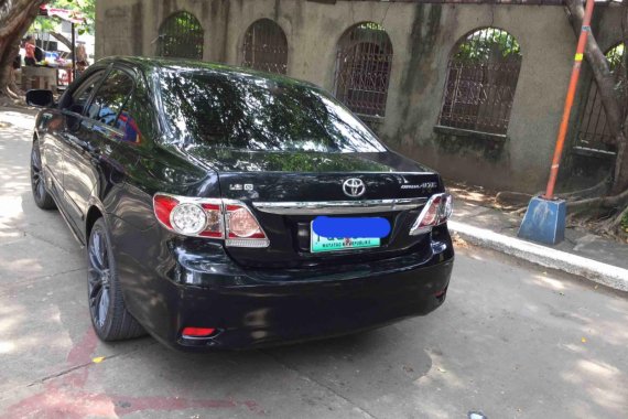 Selling Black Toyota Altis 2011 at 60000 km 