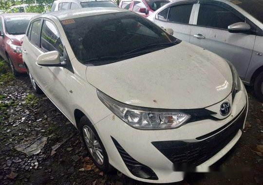 White Toyota Yaris 2018 at 13000 km for sale