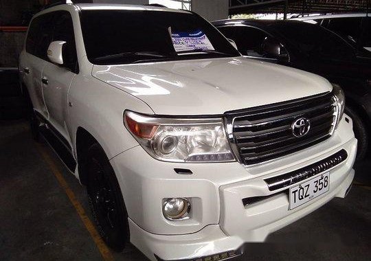 Selling White Toyota Land Cruiser 2012 at 55538 km