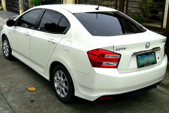 Selling White Honda City 2013 Sedan in Angeles 
