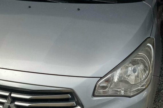 Silver Mitsubishi Mirage G4 2015 at 29000 km for sale 