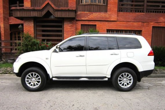 White 2012 Mitsubishi Montero Sport at 32500 km for sale 