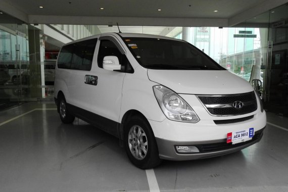 White 2014 Hyundai Starex Automatic Diesel for sale 