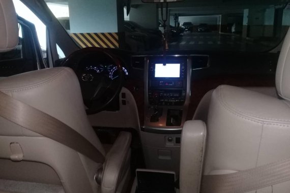 Selling 2nd Hand Toyota Alphard 2011 at 50000 km 