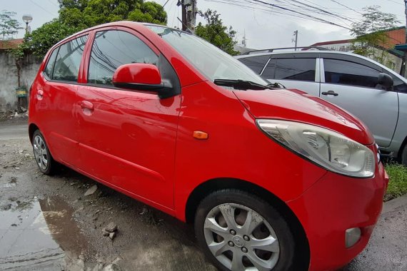 Selling Red Hyundai I10 2011 Hatchback in Tabina 