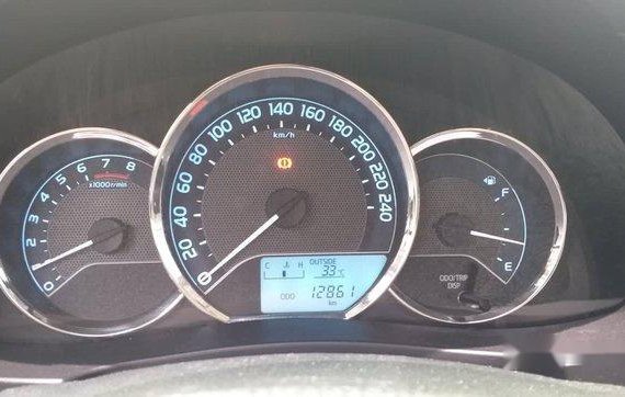 Sell Black 2016 Toyota Corolla Altis at 13000 km 