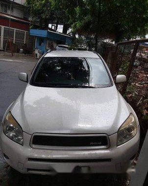 Selling White Toyota Rav4 2008 in Quezon City 